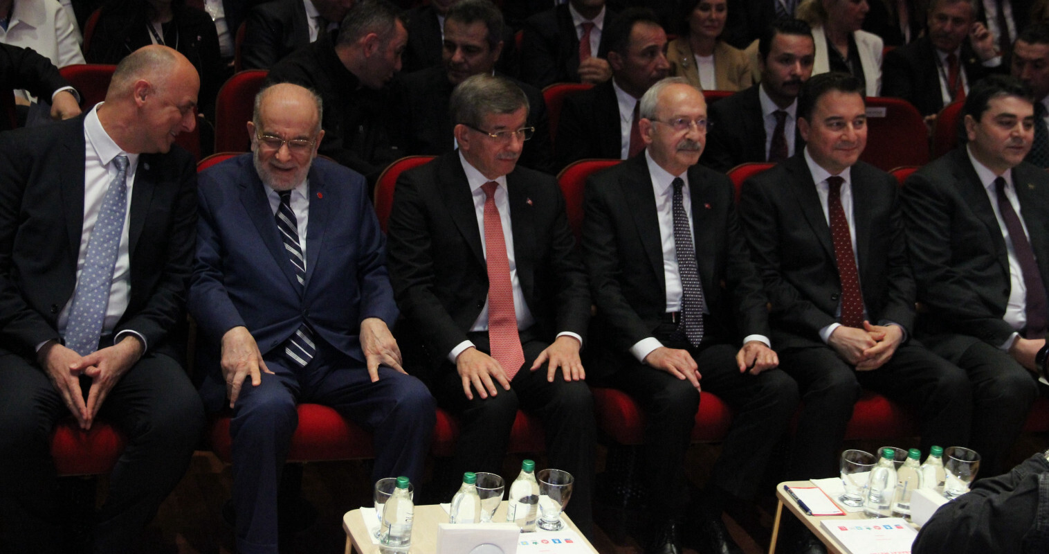 Altılı Masa liderleri İzmir'de Akşener'siz bir araya geldi
