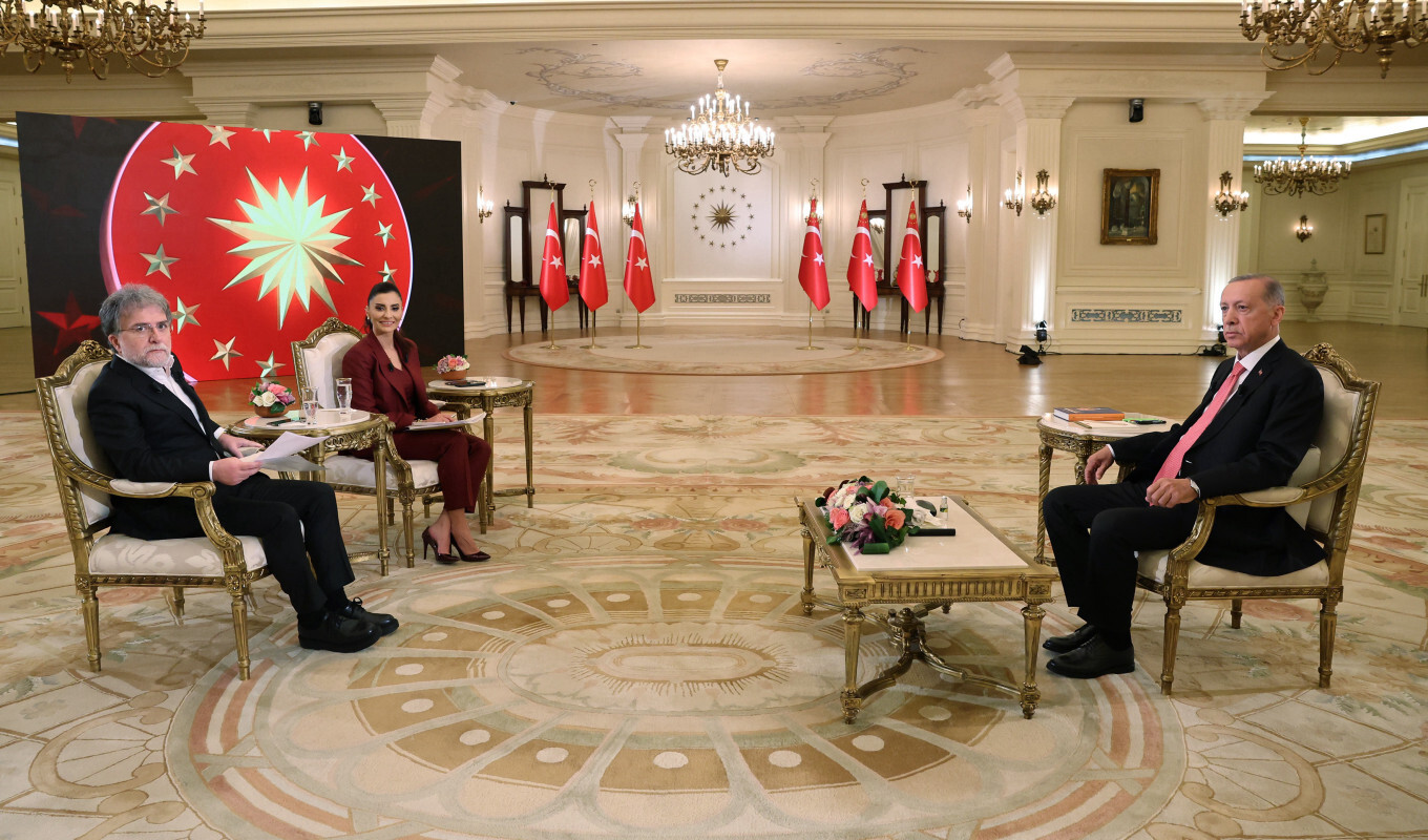 Cumhurbaşkanı Recep Tayyip Erdoğan, CNN TÜRK canlı yayınına katılarak, gündeme ilişkin açıklamalarda bulundu.