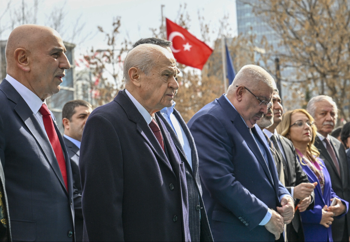 Milliyetçi Hareket Partisi (MHP) Genel Başkanı Devlet Bahçeli, partisinin Mevlana Bulvarı'ndaki 