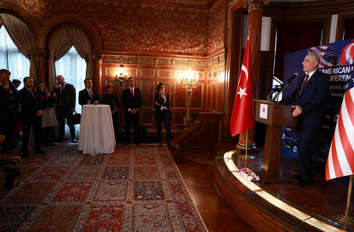 Ticaret Bakanı Bolat ABD'de Türk iş insanlarıyla bir araya geldi
