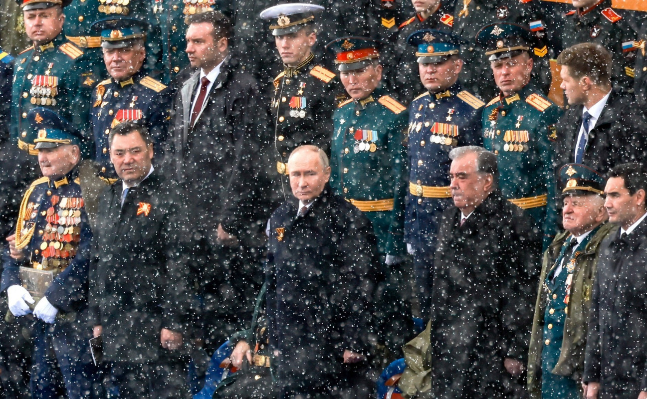 Putin: Batı İkinci Dünya Savaşı'nın derslerini unutmaya çalışıyor