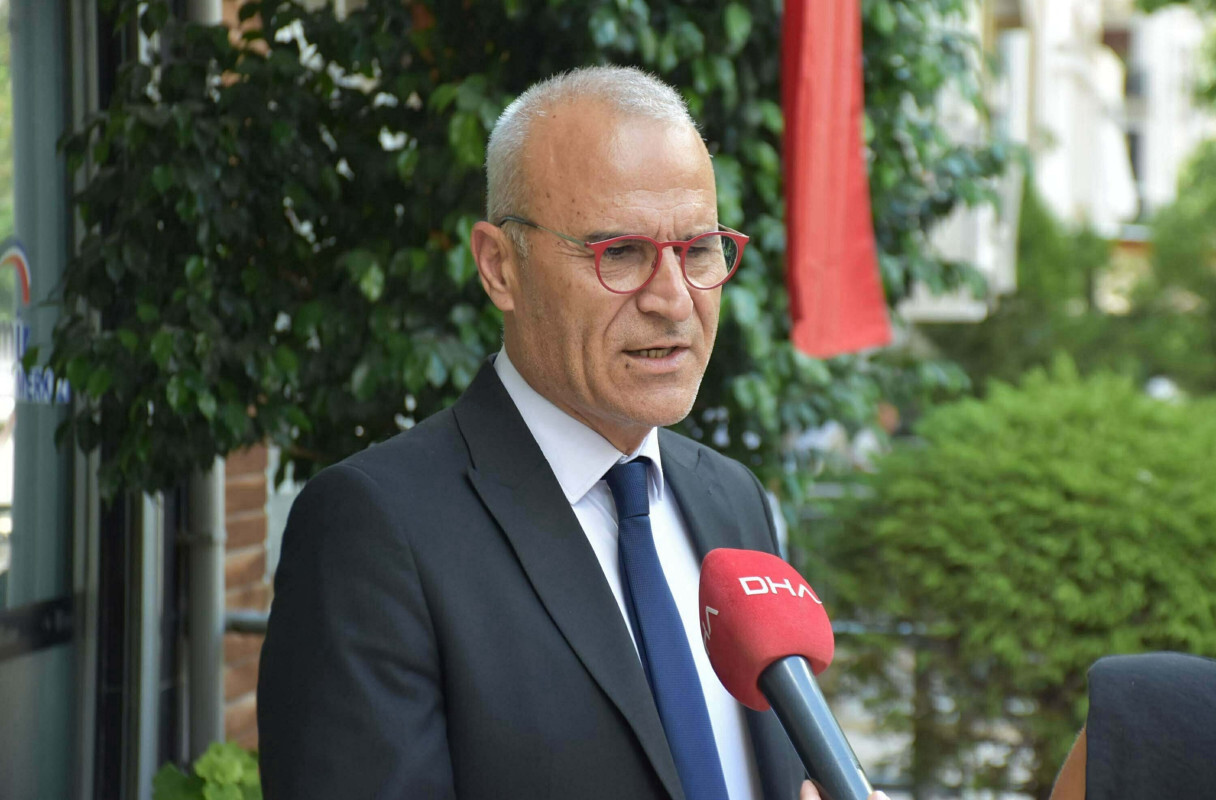 İzmir Emlak Kulübü Derneği Başkanı Rıdvan Akgün açıklama yaptı.