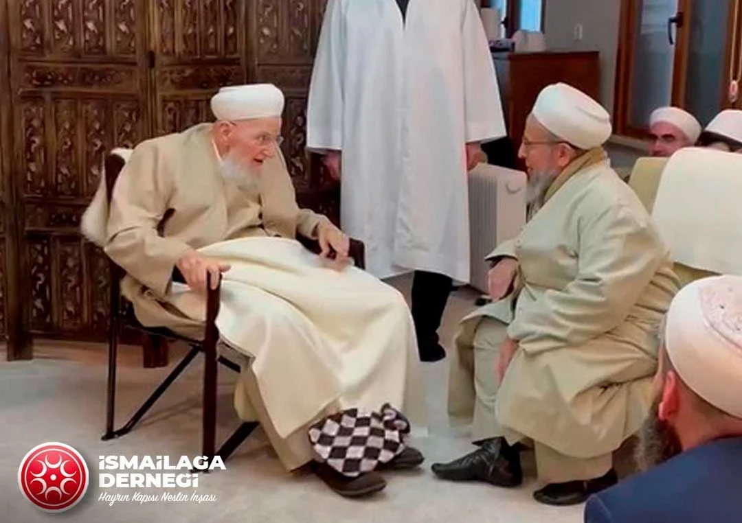 Fikri Doğan (sağda), Hasan Kılıç Hocaefendi ile.