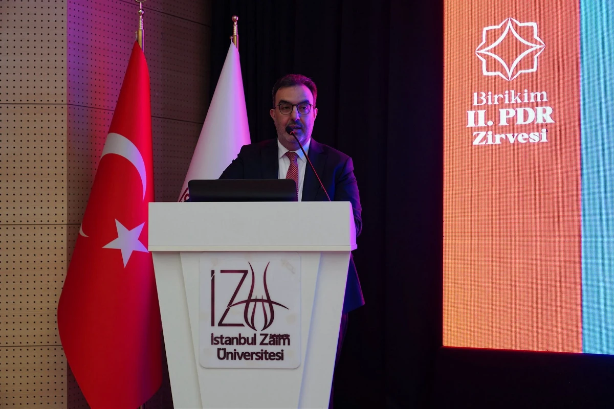 Birikim Okulları Genel Müdürü Ersan Bilgin. Birikim Okulları Genel Müdürü Ersan Bilgin.