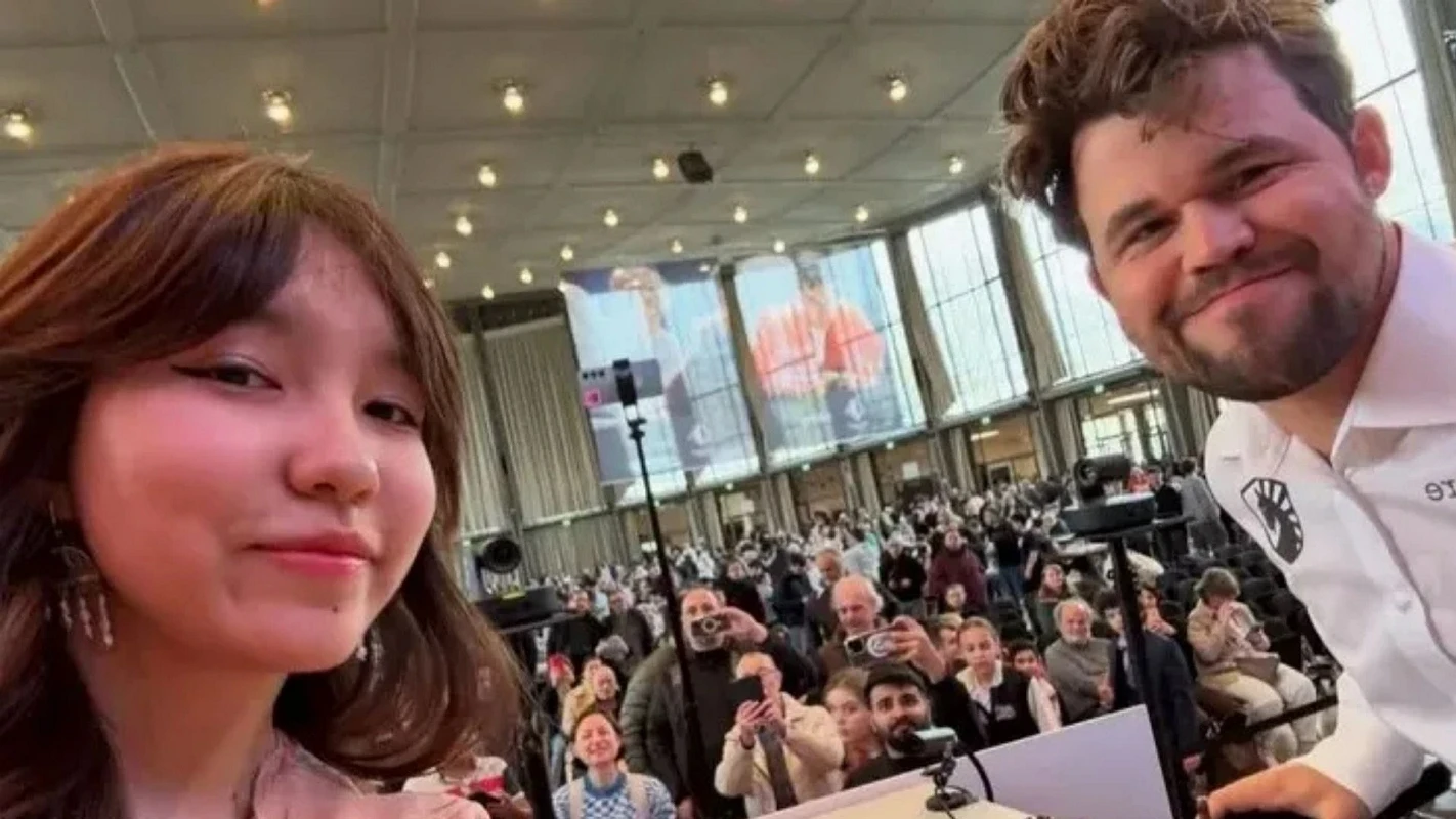 Magnus Carlsen telefonu şikayet etti: Satranç efsanesi 1 selfie sonrası hakeme koştu | DÜNYA HABERLERİ