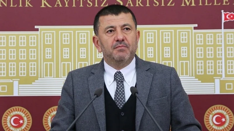 Özgür Özel adına para isteyen CHP'li Veli Ağbaba Özgür Özel adına para isteyen CHP'li Veli Ağbaba