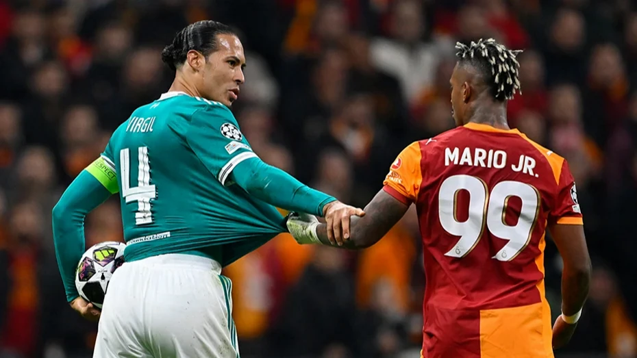 Van Dijk, bu sezon Şampiyonlar Ligi'nde Galatasaray'a karşı iki maçta forma giydi. 