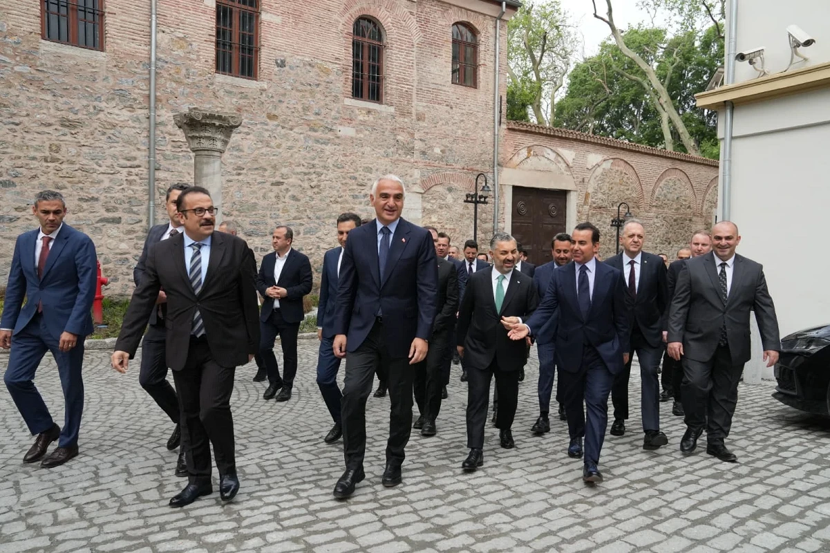 Kimlik kartlarında yeni dönem! Bakan Ersoy duyurdu: Sıra bekleme dönemi sona erecek