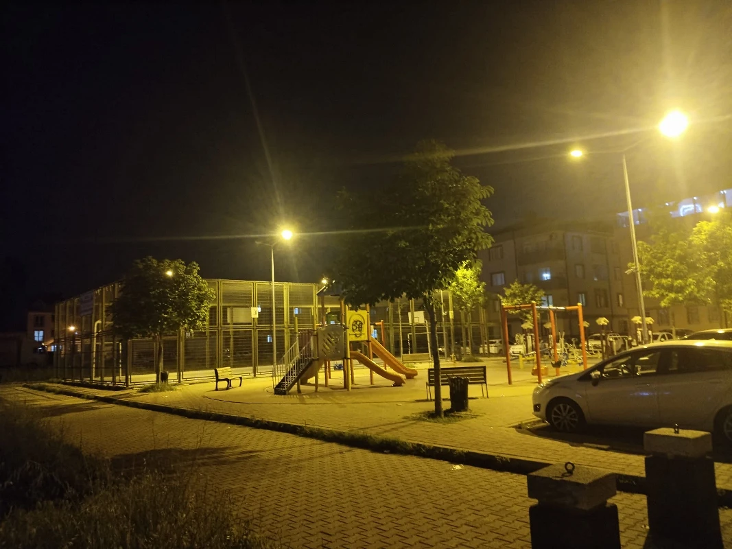 Bursa’da parkta dehşet: Açılan ateş sonucu altısı çocuk 10 y