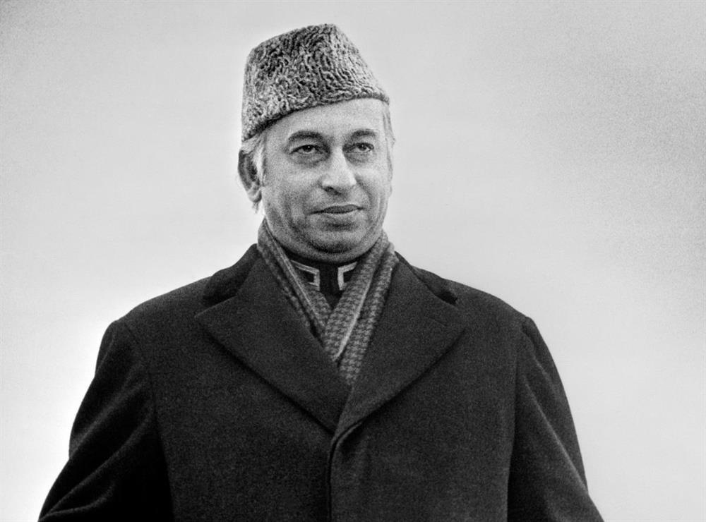 1971 yılında Yahya Han'ın hapselmesinin ardından hükümeti Zülfikar Ali Butto devraldı.