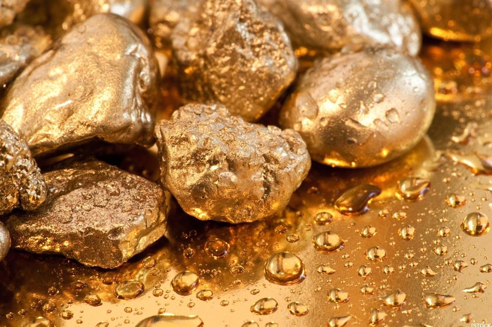 Yer kabuğunda en az bulunan elementlerden biri olan altın, yok olmaması, bozulmaması ve korozyona dayanıklı yapısıyla dünyanın her yerinde kullanılır.