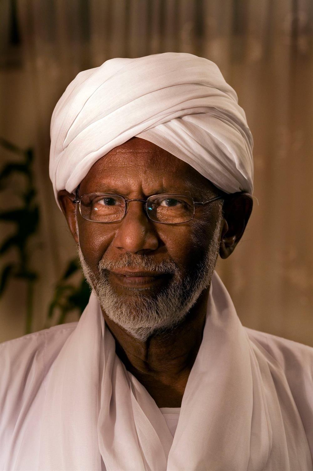 Hasan Turabi, Sudanlı İslâmî lider ve siyasetçi olmasının yanı sıra Sudan'ın tanınmış politik modern figürlerinden birisi olmuştur.