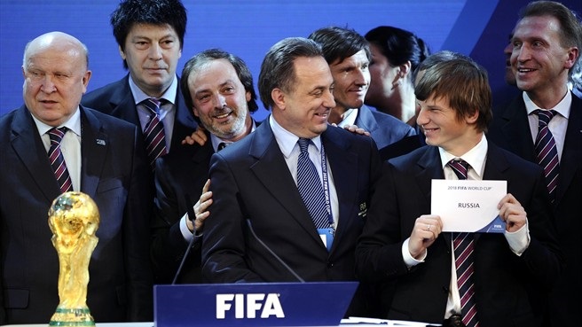 Rusların en iyi futbolcularından biri olarak gösterilen Arshavin, Dünya Kupası organizasyonunu kazandıkları törende böyle poz vermişti. 