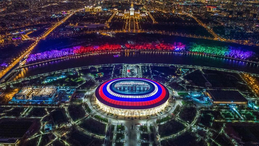 Önünde Lenin heykelinin olduğu efsanevi Lujniki Stadyumu'nun kapasitesi 81 bin. 410 milyon dolara mal olan statta 4 grup, bir son 16 turu, bir yarı final ve final maçı oynanacak.
