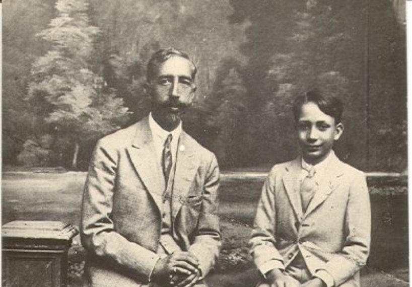 Kral Faysal ve oğlu Veliaht Prens Gazi.