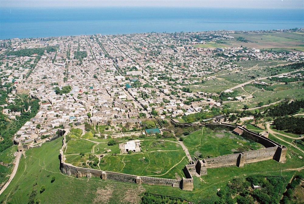 Derbent, tarih boyunca Hazar Denizi'nin en önemli liman kenti olmuştur.