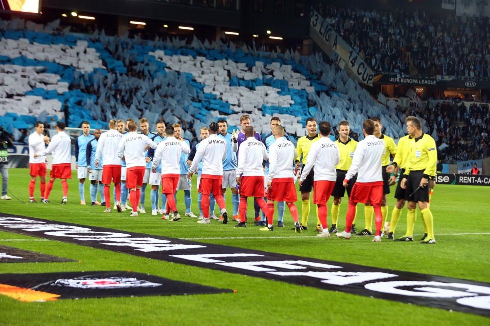 Malmö ve Beşiktaş seremoniye çıkıyor.
