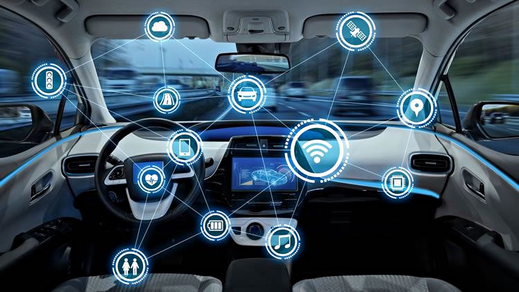 5G sayesinde otonom araçlar kazaları azaltmak adına etrafındaki her şeyle iletişim halinde olacak.