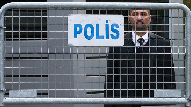 Suudi Arabistan İstanbul Başkonsolosluğu'nun önünde güvenlik önlemleri devam ediyor.