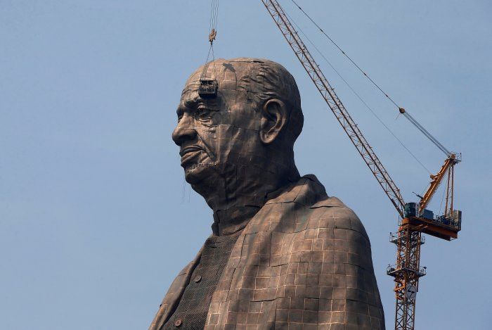Bağımsız Hindistan'ın mimarı olarak görülen siyasetçi ve devlet adamı Sardar Patel'in dev heykeli.