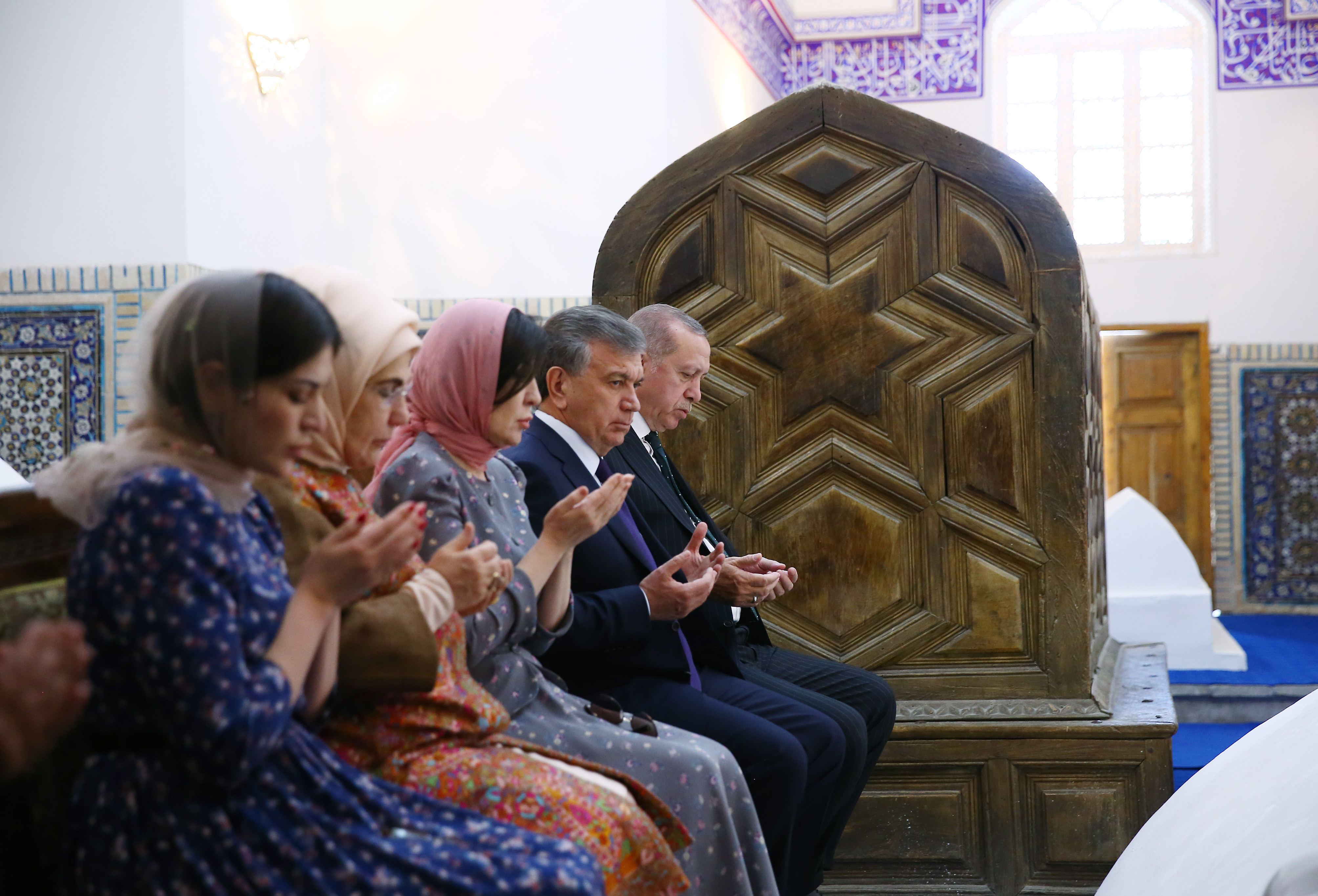 Cumhurbaşkanı Recep Tayyip Erdoğan, Özbekistan temasları sırasında Cumhurbaşkanı Şevket Mirziyoyev ile birlikte Seyyid Muhammed Bahauddin'in Buhara'da bulunan türbesini ziyaret ederek Kur'an okudu.