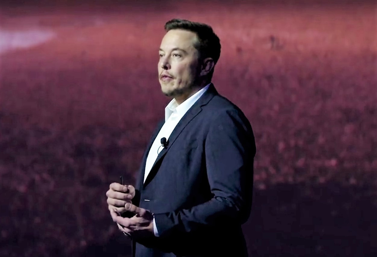 Elon Musk, Uzay konusundaki hayallerini gerçekçi kılmaya çalışıyor. 