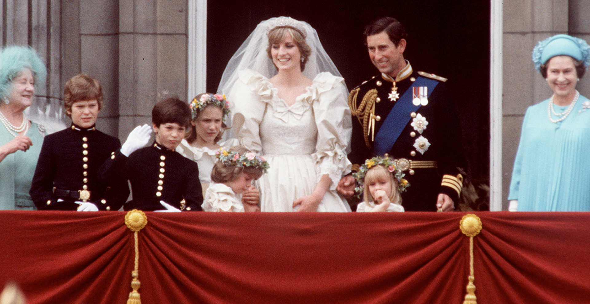 Prenses Diana ve Prens Charles düğün törenlerinden bir kare.