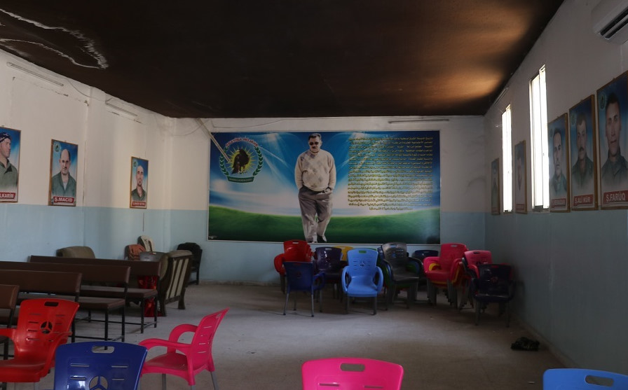 PKK elebaşı Abdullah Öcalan'ın posterleri okul kantininde.
