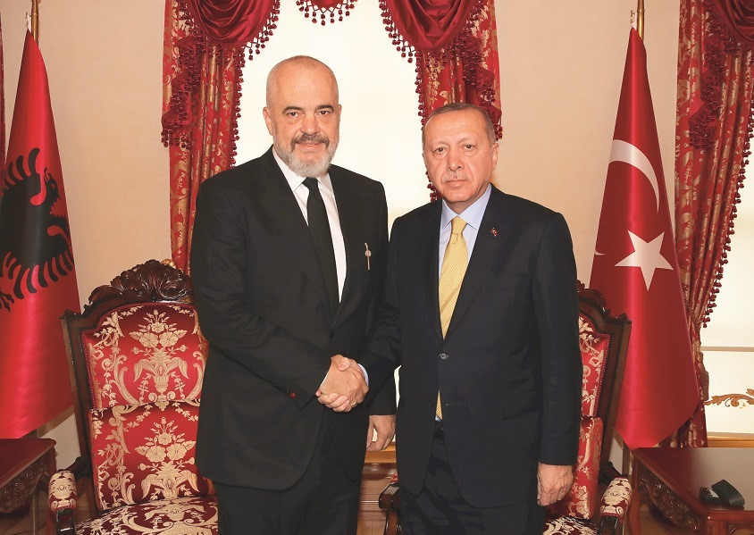 Erdoğan, Arnavutluk Başbakanı Edi Rama’yı kabul etti.