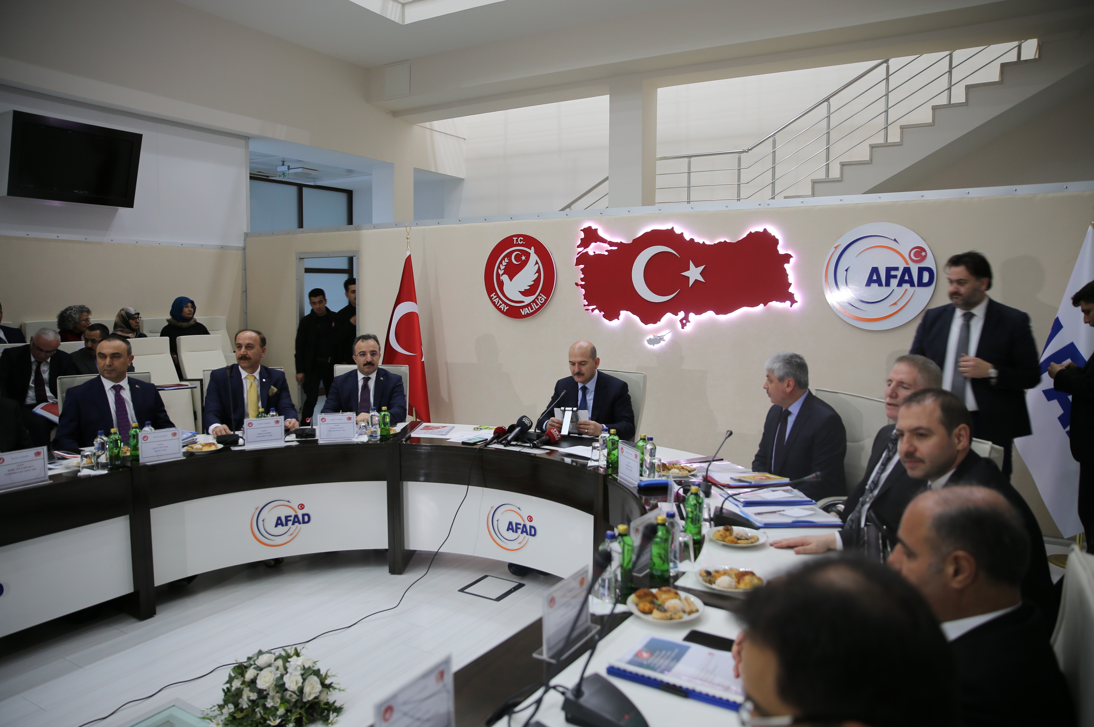 İçişleri Bakanı Süleyman Soylu, Suriye Görev Gücü Koordinasyon ve Değerlendirme Toplantısına katılmak üzere Hatay'a geldi.