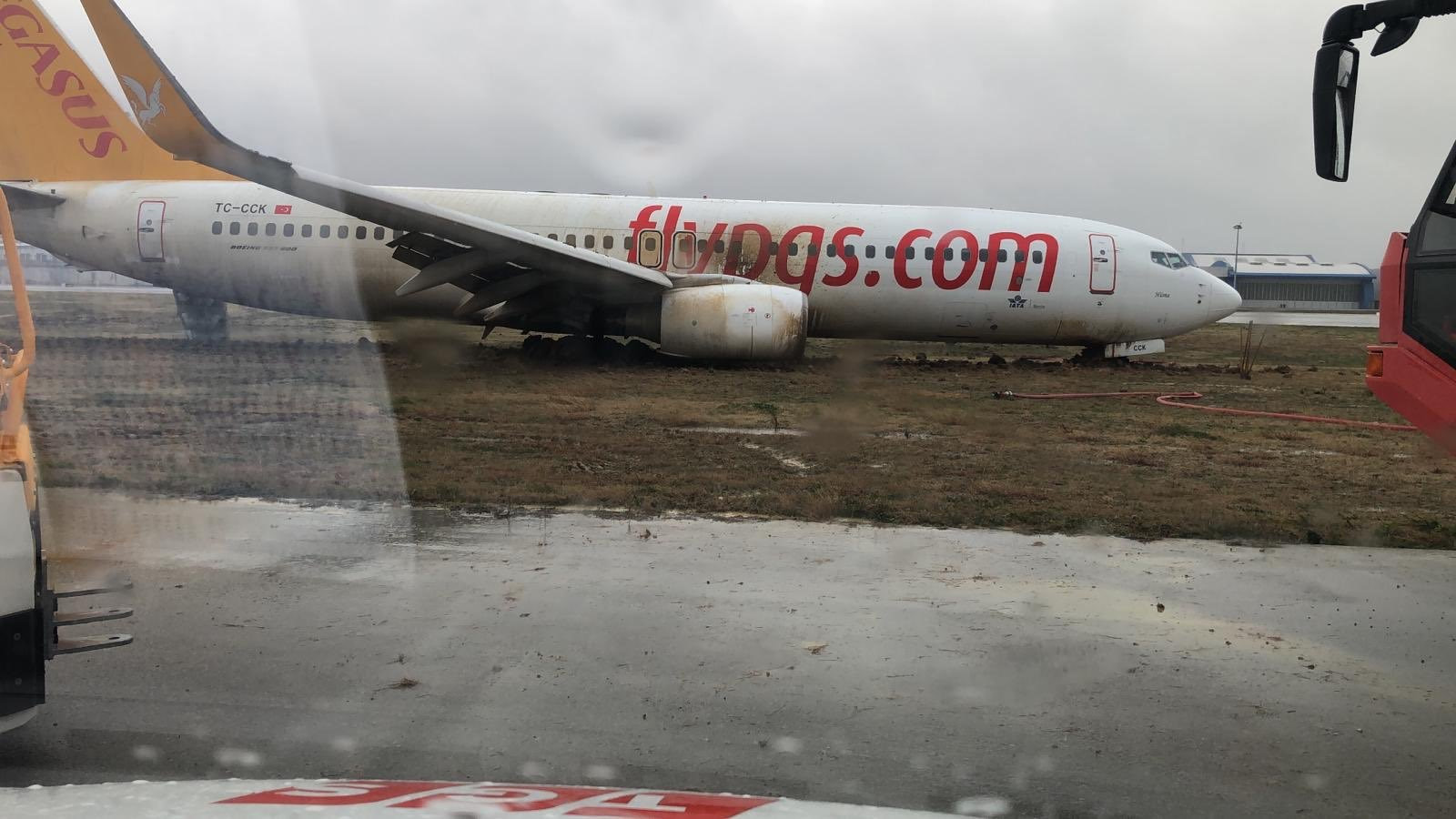 Sabiha Gökçen Havalimanı'nda pistten çıkan uçak