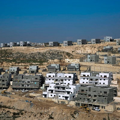 Netanyahu, seçim kampanyası sırasında, Batı Şeria'daki yasa dışı Yahudi yerleşim birimlerini "ilhak" sözü vermişti.
