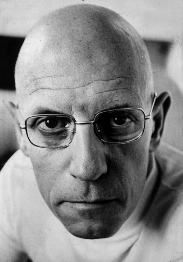 Ama benim için eşit derecede önemli olan, Foucault’daki metot, yani arkeolojiydi.