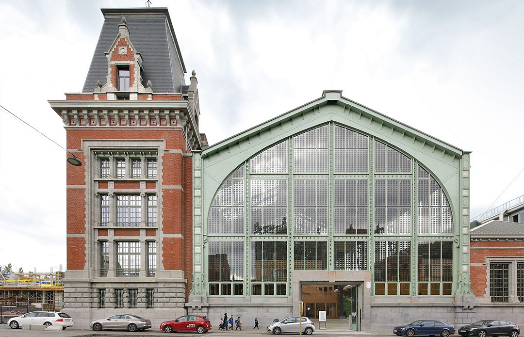1900’lerin başında Belçika'nın yük ulaşım merkezi olarak inşa edilen yapı, 37 hektar alan kaplıyor.