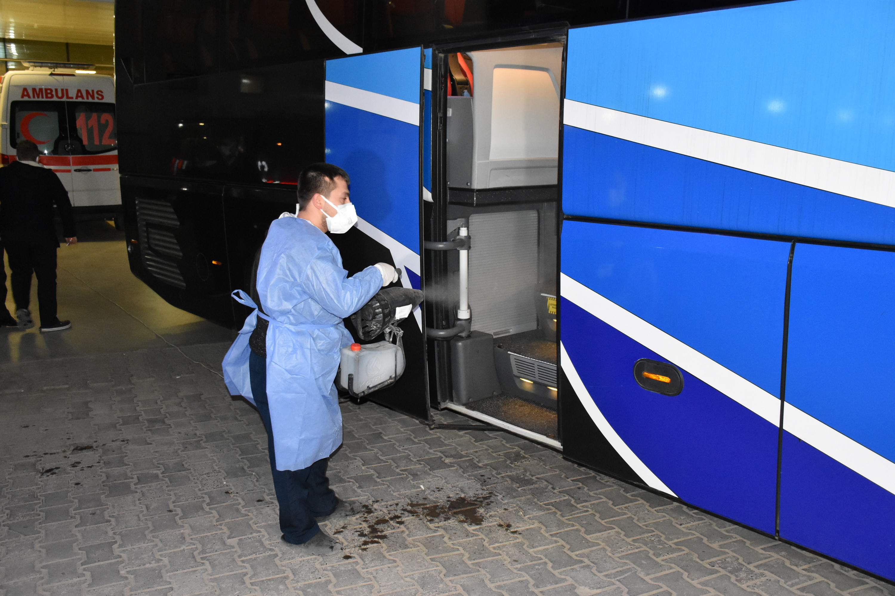 Kırıkkale'de riskli yolcu taşıyan otobüsteki tüm yolculara Kovid-19 testi yapıldı
