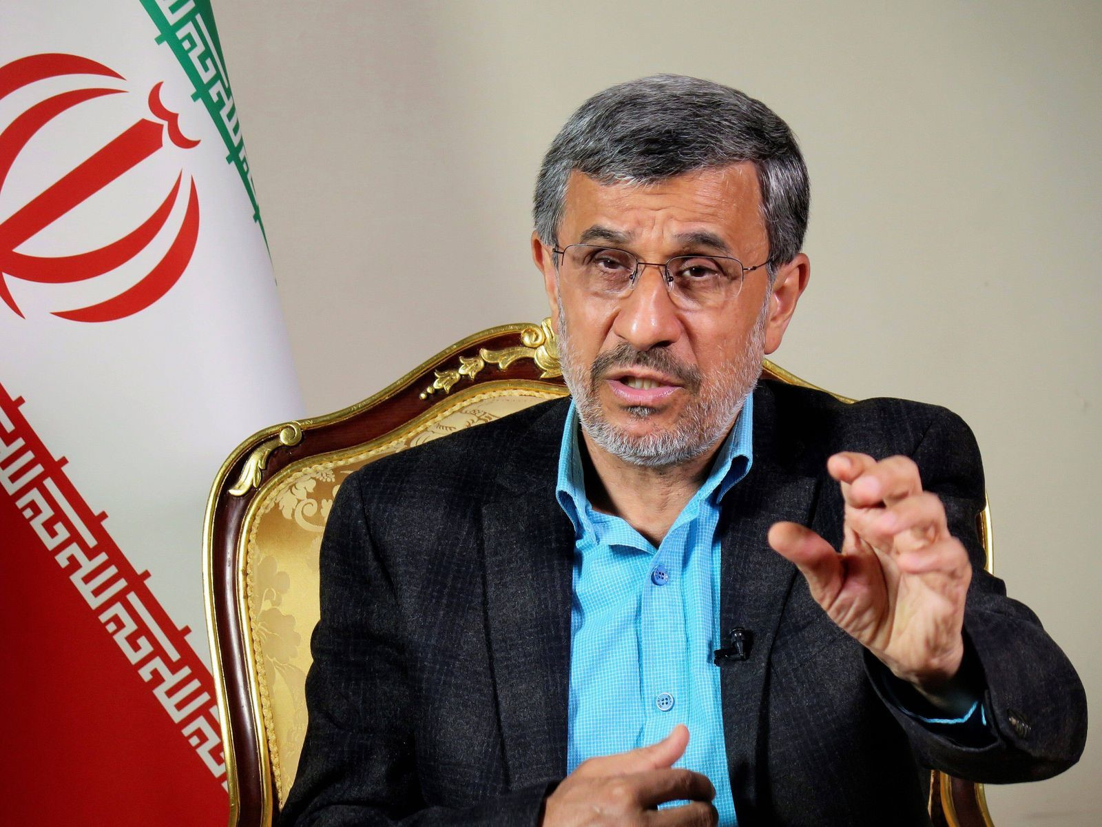 Cumhurbaşkanı adaylığı reddedilen isimlerden birisi de Eski İran Cumhurbaşkanı Mahmut Ahmedinejat oldu. 