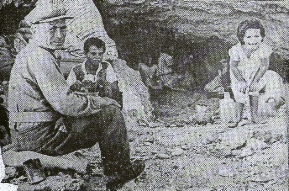 Erenköy ve çevre köylerden birçok Kıbrıslı Türk, Kıbrıs Rum yönetimi tarafından köylerine yapılan baskınlardan korunabilmek için 1964 ve 1974 yılları arasında mağaralarda yaşamak zorunda kaldı. Fotoğraf: © The Battle of Kokkina (2018).