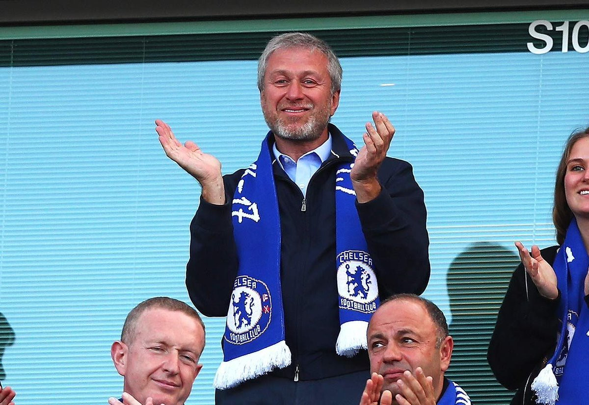 Roman Abramoviç, Chelsea'yi satın alarak birçok milyarderin bu sektöre girmesine öncü oldu.