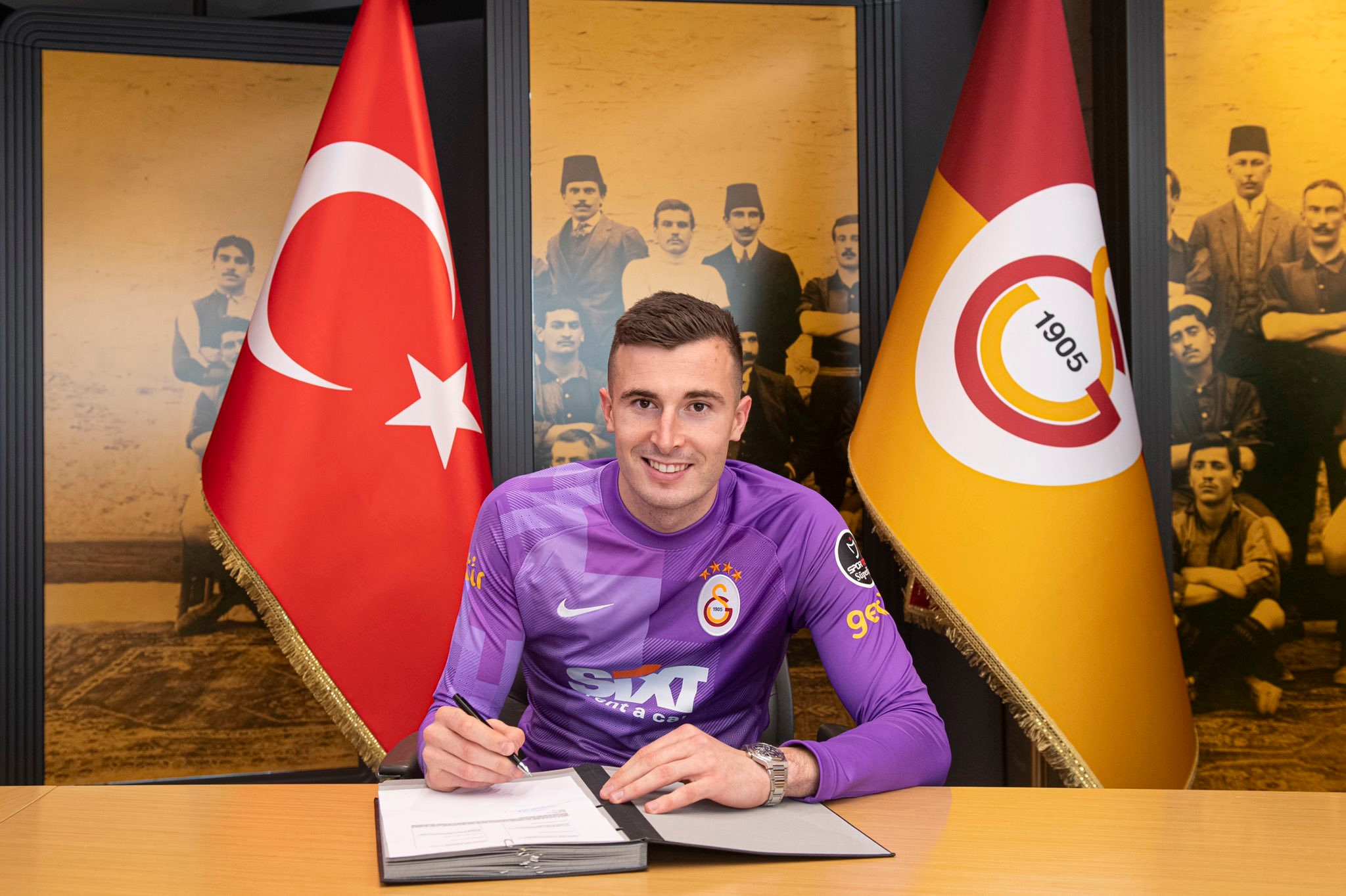 Galatasaray'ın Barcelona B'den transferi Inaki Pena