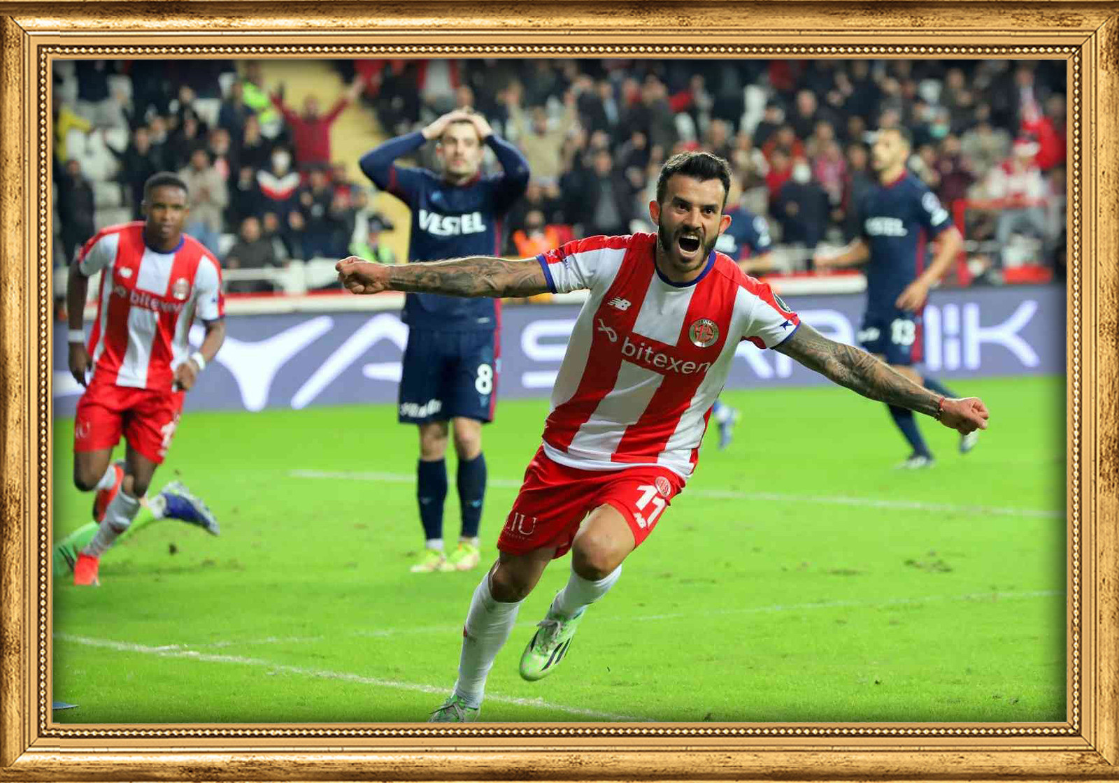 Antalyasporlu futbolcuların gol sevinci