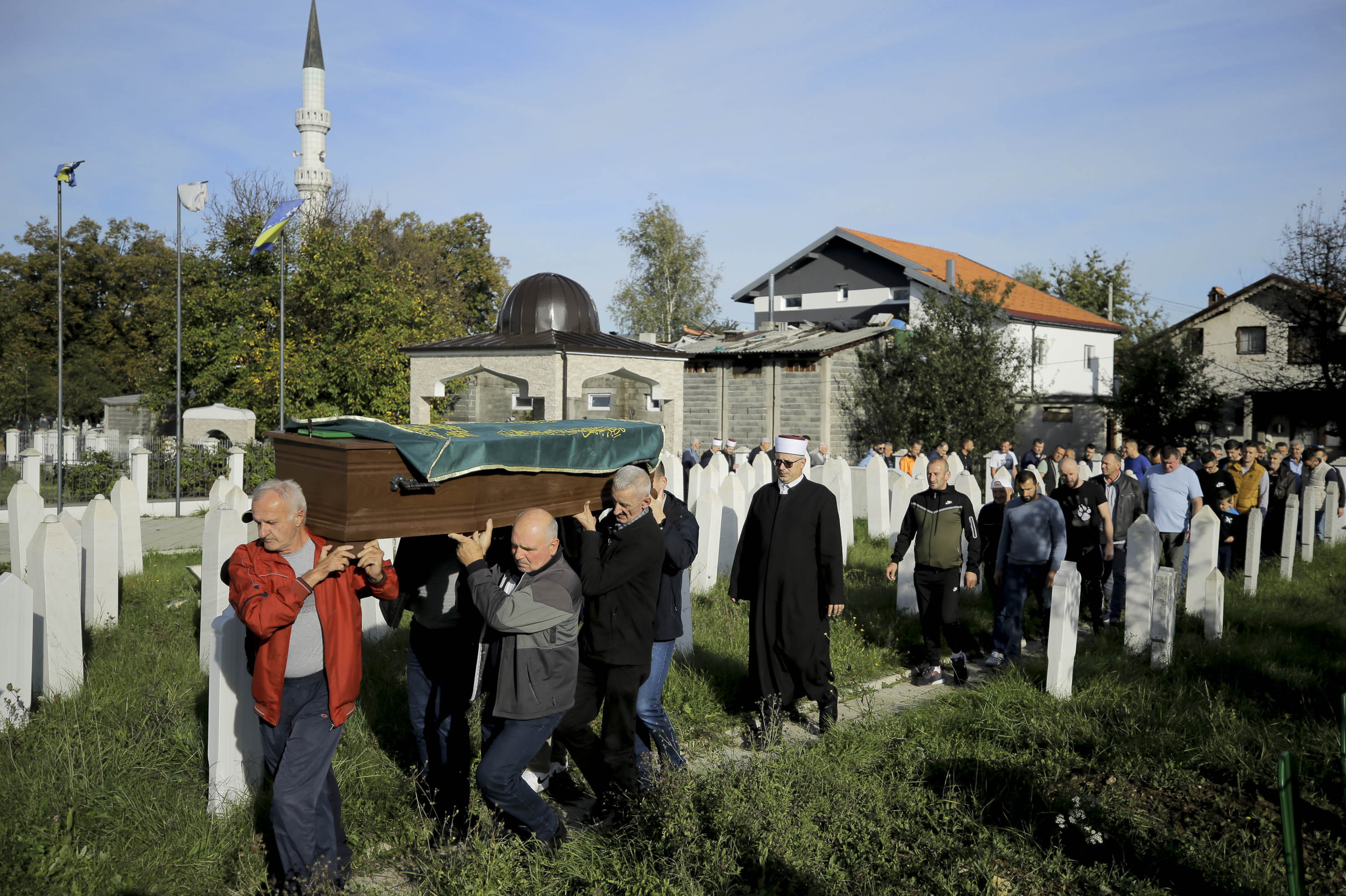 Bosna'da cenaze namazı