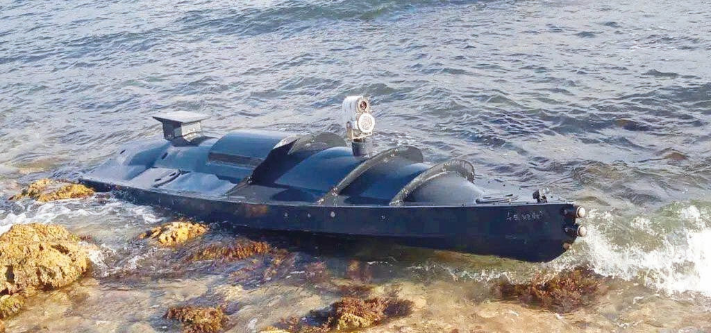Ukrayna deniz dronu Kırım kıyılarında bulundu.