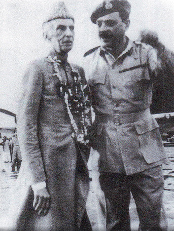 Muhammed Eyub Han, kurucu lider Muhammed Ali Cinnah ile birlikte, 1947.