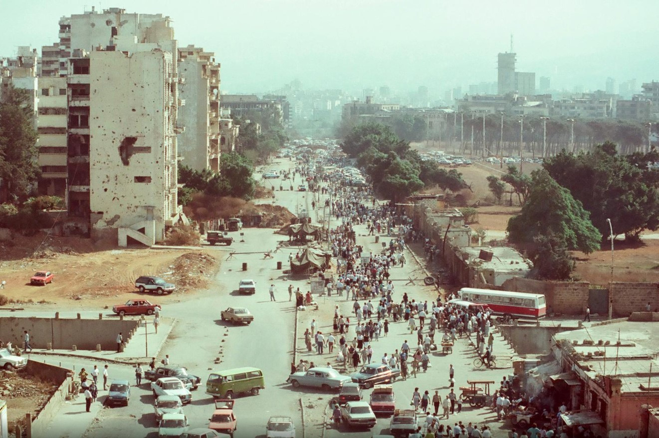 Yeşil Hat ile Doğu (Hristiyan) ve Batı (Müslüman) olarak ikiye bölünen Beyrut, 1989.