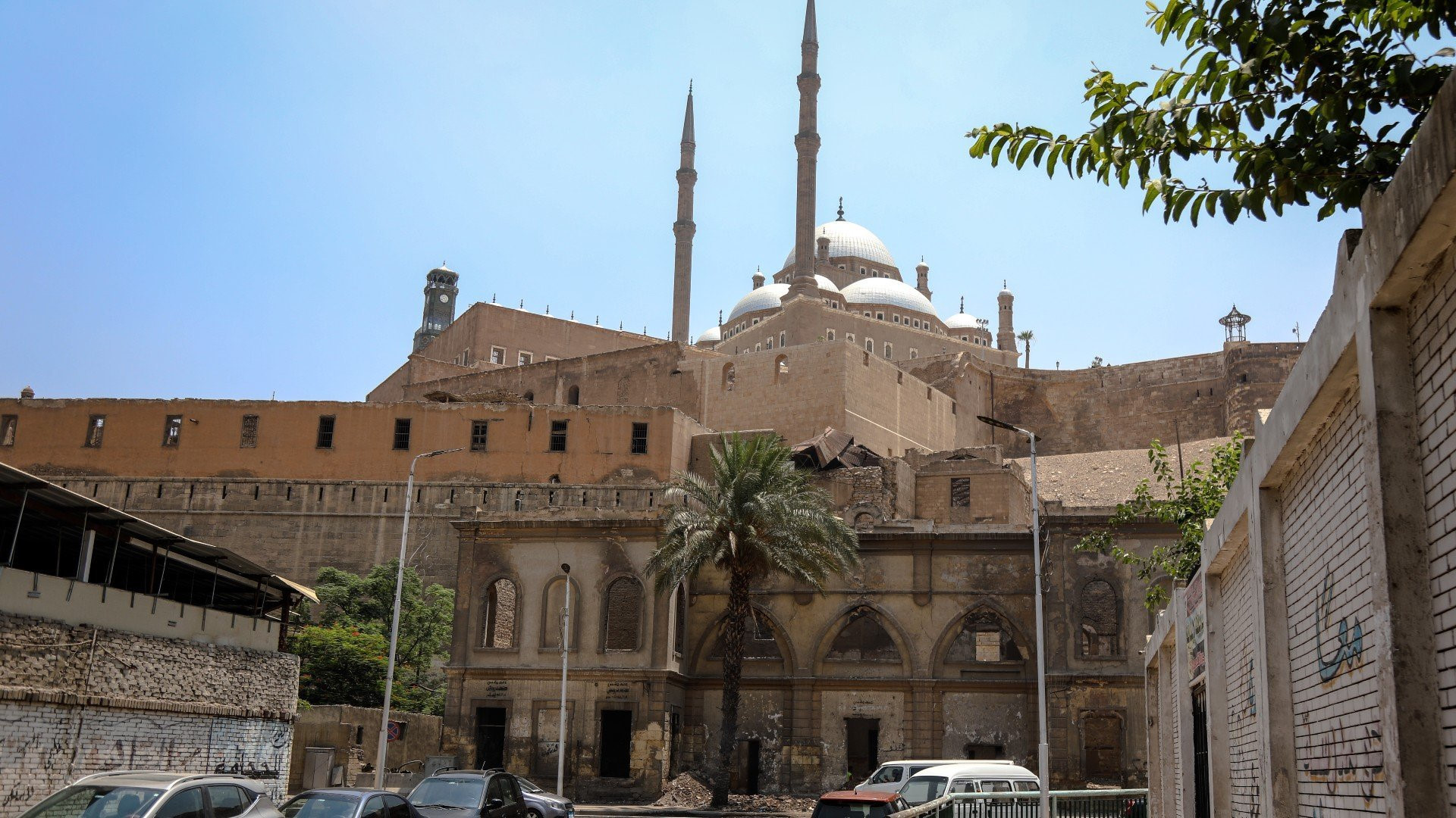 Kahire'nin el-Khalifa semtinde, Salahaddîn Eyyûbî Kalesinin yakınında bulunan kisve üreten dükkânlardan biri.
