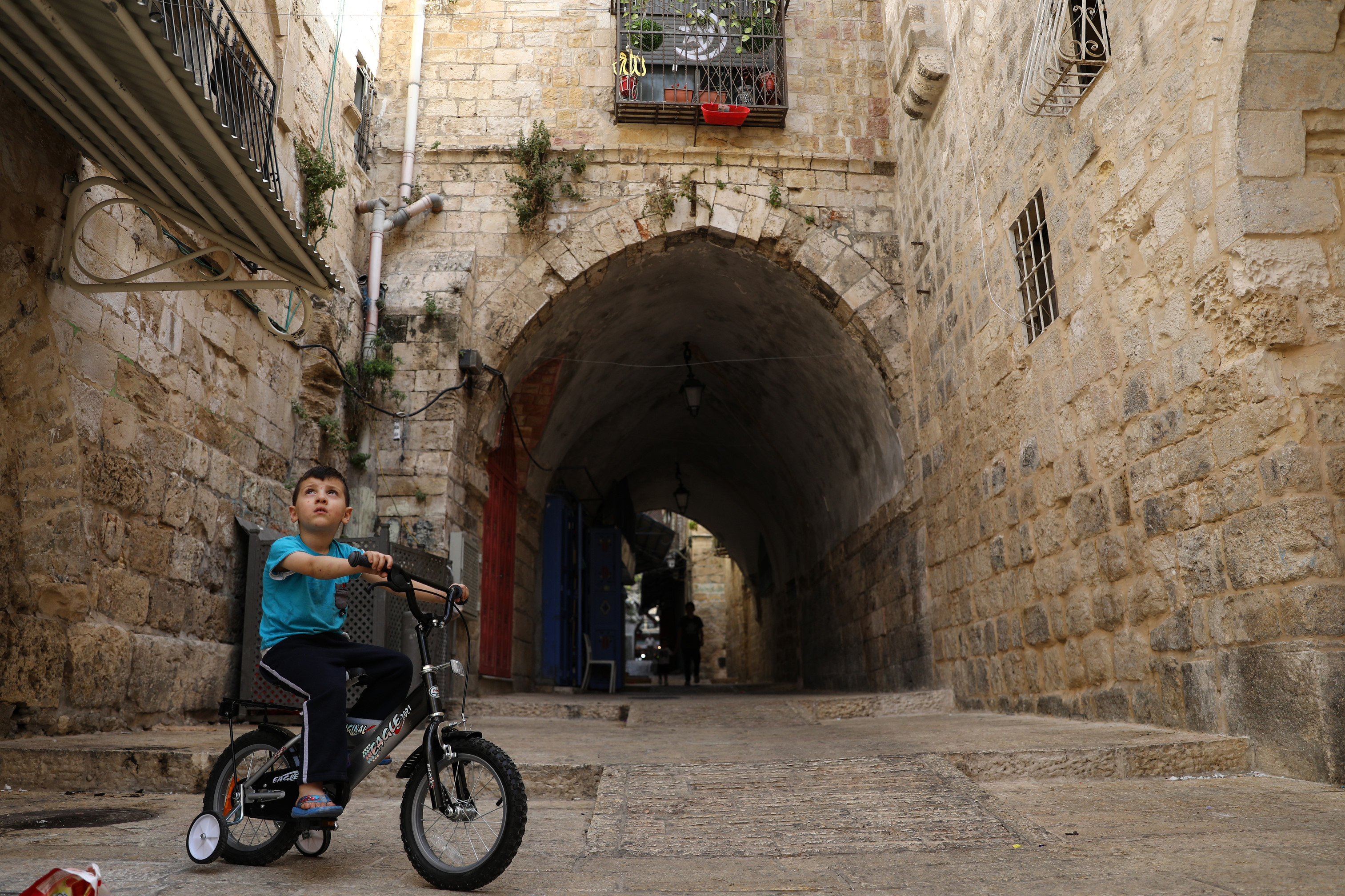 Kudüs fethedildiğinden beri bu cadde, el-Hakkari Yolu olarak adlandırılıyor. 