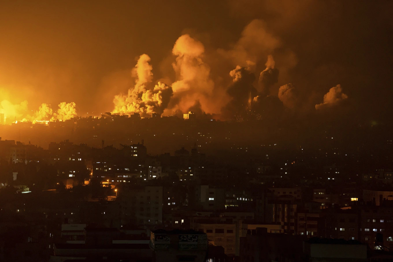 7 Ekim’de başlayan İsrail'in saldırılarında, şu ana kadar, Gazze'de 1203 kişi hayatını kaybetti, 5 bin 763 kişi yaralandı.