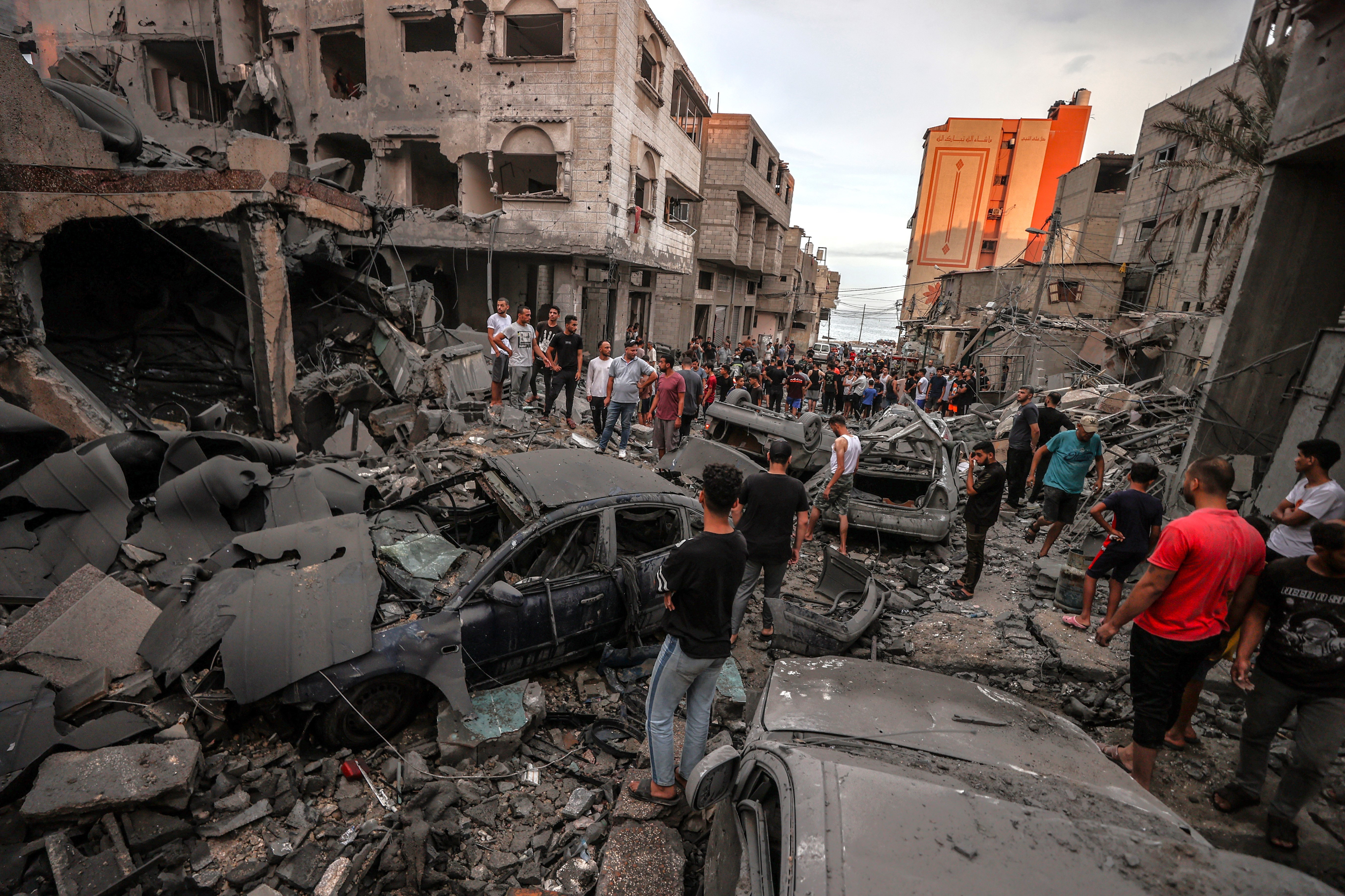 Arap Birliği Dışişleri Bakanları, Gazze Şeridi'e 'derhal' gıda, yakıt ve insani yardım gönderilmesi çağrısında bulundu.