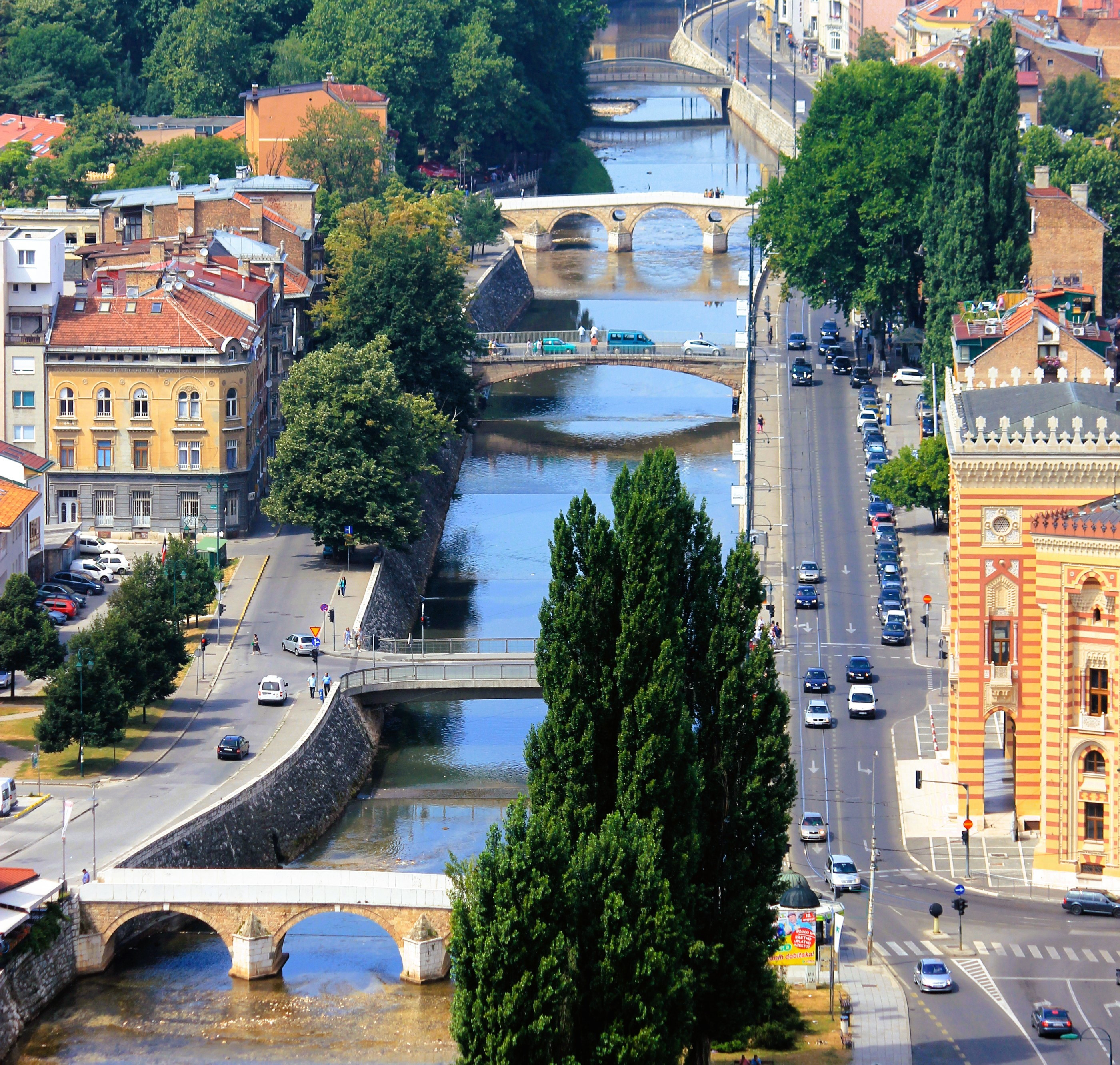 35,9 kilometre uzunluğundaki Milyaçka, büyük kısmı Saraybosna'dan geçen uzun bir nehirdir.