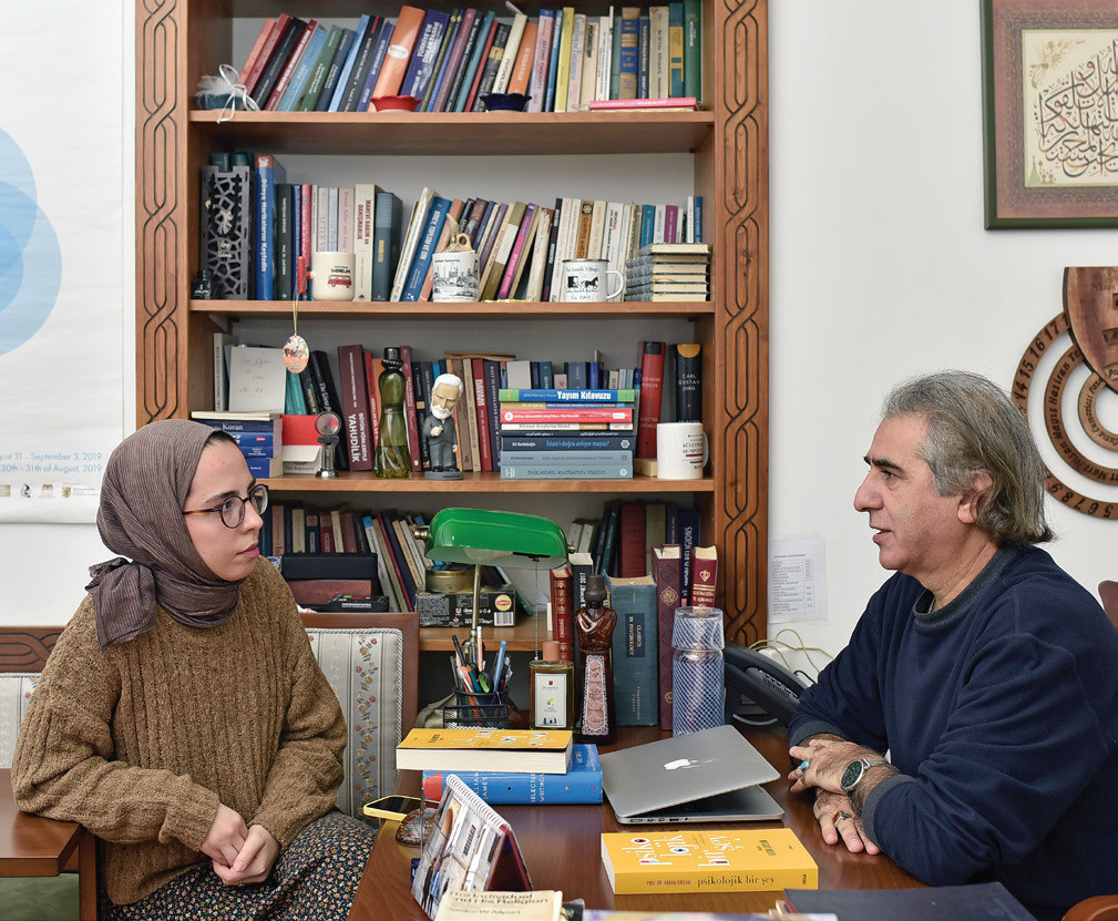 Aleyna Ayan ve Prof. Dr. Hasan Kaplan.